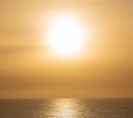 El impacto del sol en tus ojos