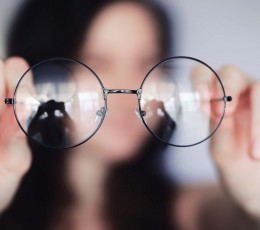 Astigmatismo: S&iacute;ntomas y Causas
