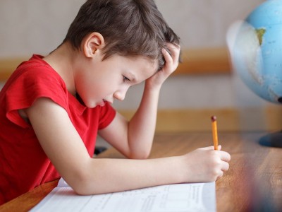 Signs may indicate a visual problem in children